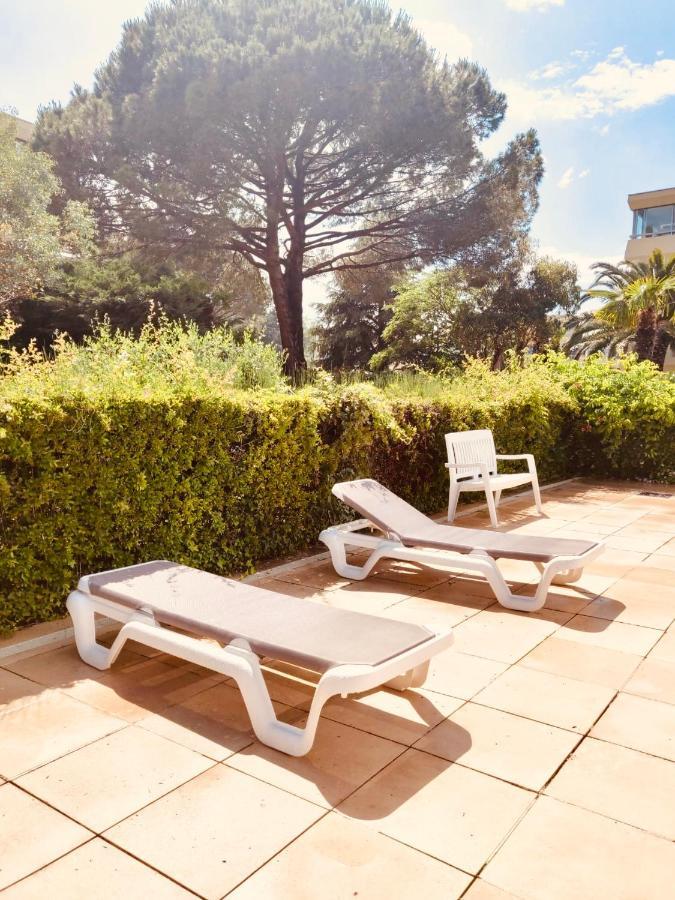 Mandelieu Grand Studio Avec Piscine Et Proche De La Mer المظهر الخارجي الصورة